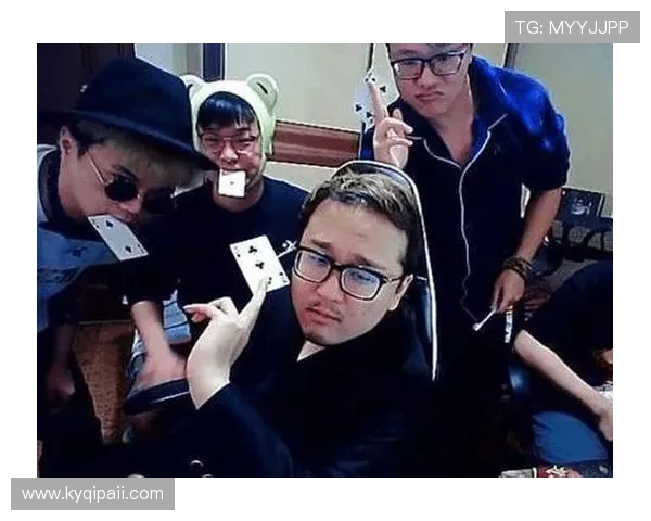 PDD直播怒撕小智，昔日好友为何反目成仇？